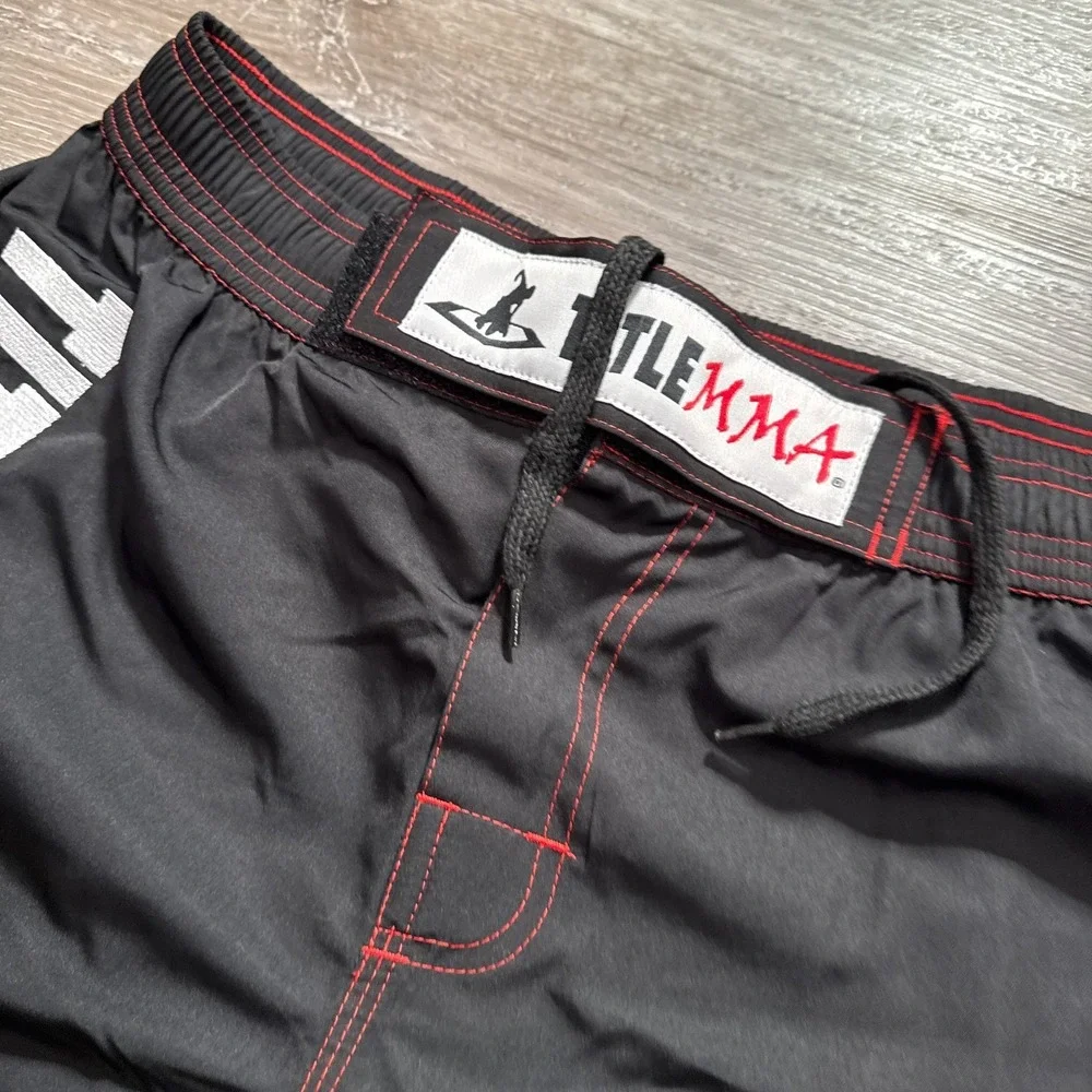 TITLE MMA Shorts Mens Large Black Fighting Performance Training Martial Arts